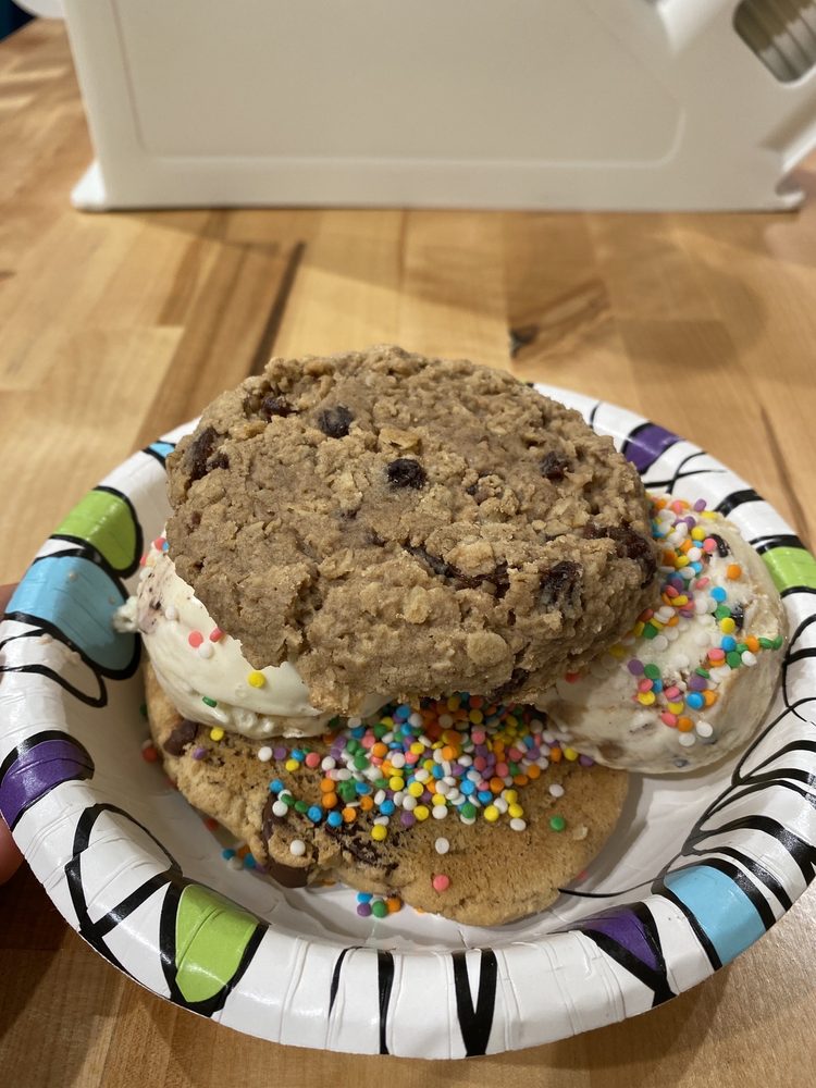 SHANNA’S SUGAR SHACK Updated June 2024 14 Photos & 16 Reviews 220