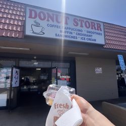 Donut Storr - Blueberry glazed