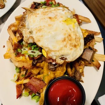 Somo Manayunk - Disco Fries - New American Near Me - Philadelphia, Pennsylvania Somo Manayunk - Disco Fries - New American Near Me - Philadelphia, Pennsylvania