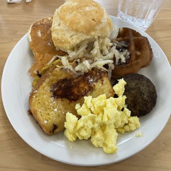 Golden Corral Buffet & Grill - American Near Me - Williamsburg, Virginia