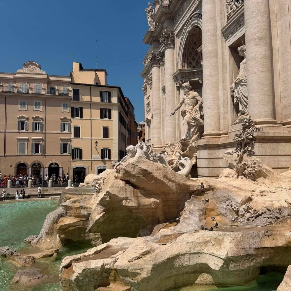 Fontana di Trevi - Landmarks & Historical Buildings Near Me - Rome, RM Fontana di Trevi - Landmarks & Historical Buildings Near Me - Rome, RM
