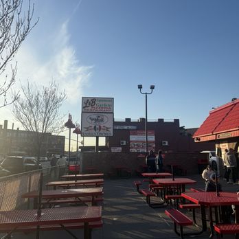 L&B Spumoni Gardens - Restaurant exterior - Pizza Near Me - Brooklyn, New York L&B Spumoni Gardens - Restaurant exterior - Pizza Near Me - Brooklyn, New York
