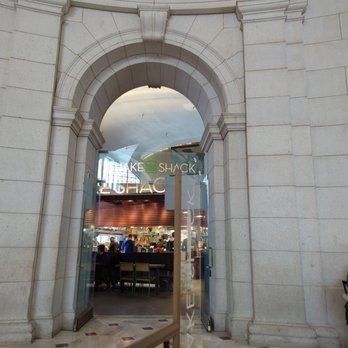Shake Shack Union Station - Entrance - Burgers Near Me - Washington, DC, District of Columbia