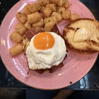6th & G Breakfast - 6th &G Burger - Breakfast & Brunch Near Me - San Diego, California