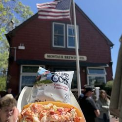 Bennett Shellfish - Go to Bennett Shellfish Montauk, pick up the 2 for 1 Lobster Rolls, take them to the Montauk Brewery and enjoy!