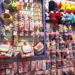 Claire's Boutiques - Cute display