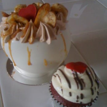Tasteful Cakes - Banana foster cake and red velvet. - Desserts Near Me - Corona, California