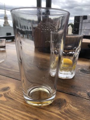 McCray's Tavern by null