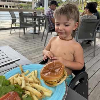 Lagoon Grill - Kids cheeseburger - American Near Me - Waikoloa, Hawaii