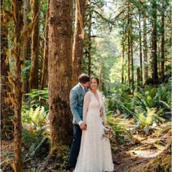 Athina’s Botanical Garden - PNW Elopement Flowers - À La Carte Blooms