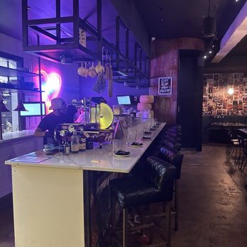 Bar Mutz - Cocktail Bars Near Me - Westwood, New Jersey