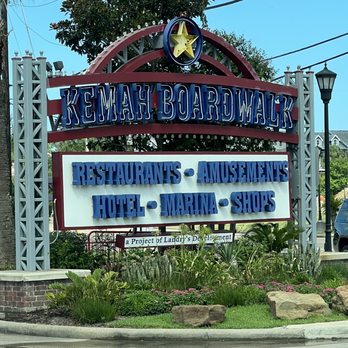 Kemah Boardwalk - Sign upon entering the boardwalk area - Amusement Parks Near Me - Kemah, Texas Kemah Boardwalk - Sign upon entering the boardwalk area - Amusement Parks Near Me - Kemah, Texas