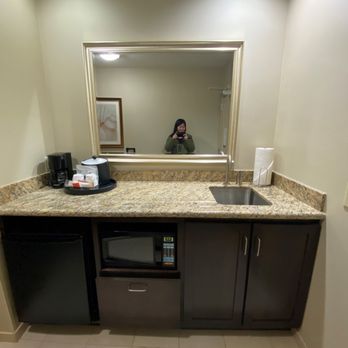 Hampton Inn & Suites Astoria - Kitchen Sink/Coffee maker. - Hotels Near Me - Astoria, Oregon Hampton Inn & Suites Astoria - Kitchen Sink/Coffee maker. - Hotels Near Me - Astoria, Oregon