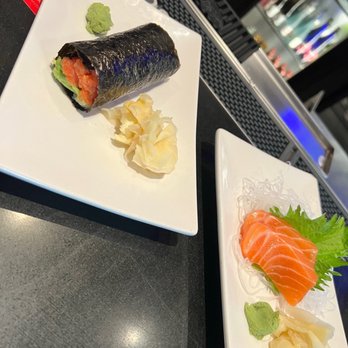 Wokcano - Salmon Sashimi w/ White Truffle Oil Spicy Tuna Hand Roll - Chinese Near Me - Valencia, California Wokcano - Salmon Sashimi w/ White Truffle Oil Spicy Tuna Hand Roll - Chinese Near Me - Valencia, California