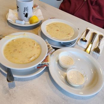 Patys Restaurant - Clam chowder for two - American Near Me - Toluca Lake, California