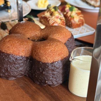 Le Café Louis Vuitton - Cafes Near Me - New York, New York Le Café Louis Vuitton - Cafes Near Me - New York, New York