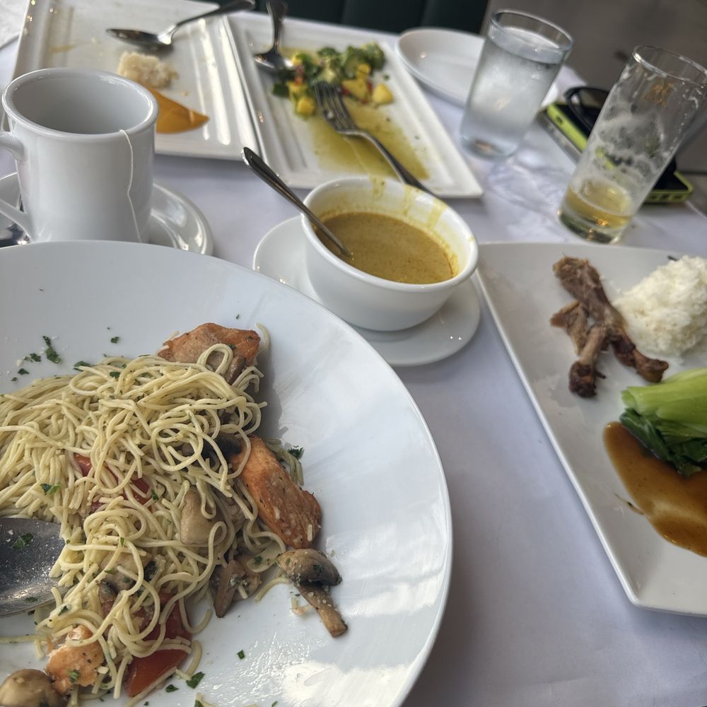 Siam Imperial Thai Kitchen - Salmon Angel pasta, mango asparagus salad, mango sticky rice, duck, yellow curry cup with bread - Thai Near Me - Imperial Beach, California