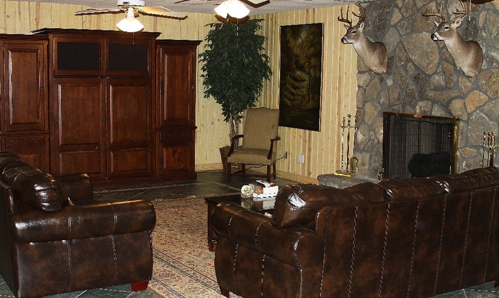 LUNDY CREEK LODGE 15 Photos 21081 Highway 15 S, White Plains