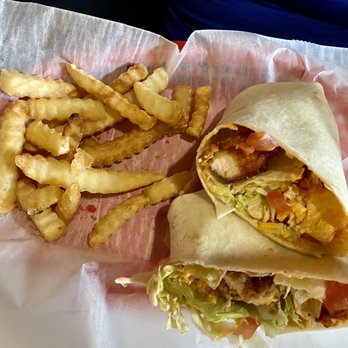 Jolly Dutchman - Chicken wrap - Bars Near Me - Ocqueoc, Michigan
