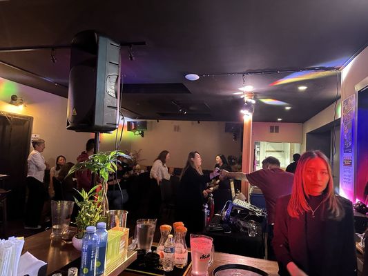Tee Off Bar & Grill by null