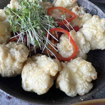 Manta - Delicious cauliflower appetizer suggested by our server and it was FANTASTIC!! - Hawaiian Near Me - Kamuela, Hawaii Manta - Delicious cauliflower appetizer suggested by our server and it was FANTASTIC!! - Hawaiian Near Me - Kamuela, Hawaii