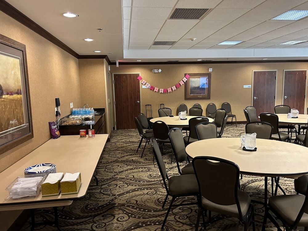 Holiday Inn Express & Suites Sioux Falls Southwest - wedding in Sioux Falls, SD