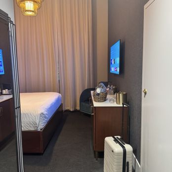 The Darling Hotel - Hotels Near Me - Visalia, California The Darling Hotel - Hotels Near Me - Visalia, California