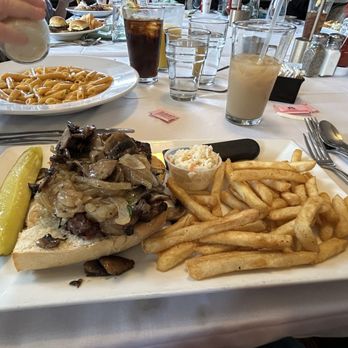 Lynch's on the Green - Sliced steak with mushrooms & onions on garlic bread. - American Near Me - Thiells, New York Lynch's on the Green - Sliced steak with mushrooms & onions on garlic bread. - American Near Me - Thiells, New York