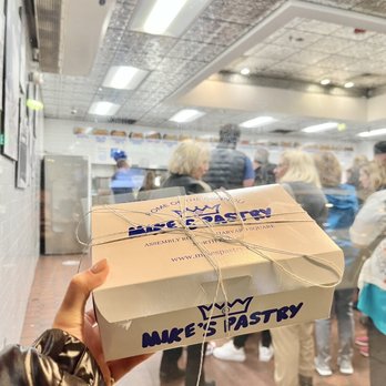 Mike's Pastry - Cannolis - Bakeries Near Me - Boston, Massachusetts Mike's Pastry - Cannolis - Bakeries Near Me - Boston, Massachusetts