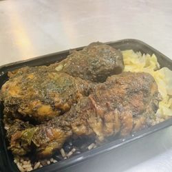 Ti Boutik Caribbean & Haitian Cuisine - Jerk chicken