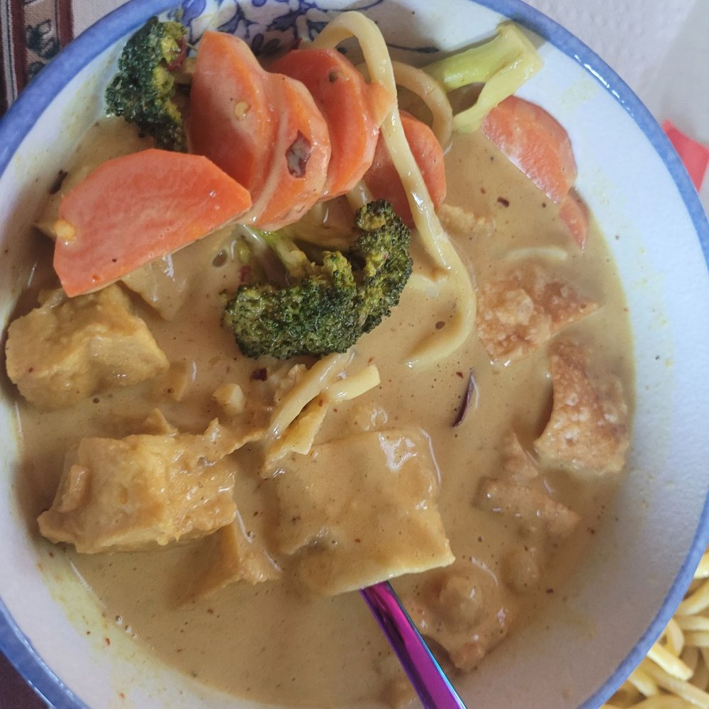 Wheres the pickled mustard greens? There are also meant to be crispy egg noodles and not wonton strips that lose all composure. Wheres the pickled mustard greens? There are also meant to be crispy egg noodles and not wonton strips that lose all composure.