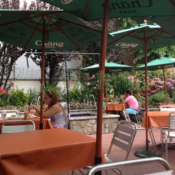 SriPraPhai Thai Restaurant - The garden - Thai Near Me - Woodside, New York SriPraPhai Thai Restaurant - The garden - Thai Near Me - Woodside, New York