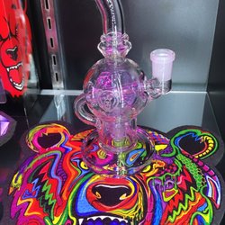 House Of Glass - Tons of rigs and water pieces in stock! Come make your own set up, sky's the limit !!