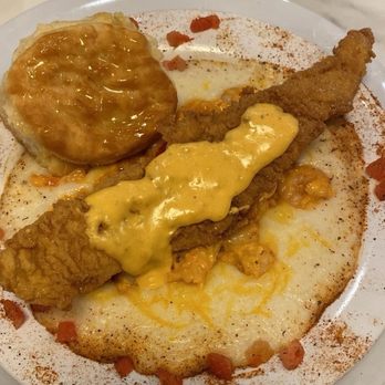 T's Brunch Bar - 75 South Fish and Grits - Breakfast & Brunch Near Me - Atlanta, Georgia