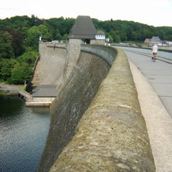 Sperrmauer