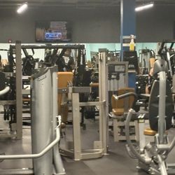 Free weight and machine area