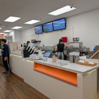 Momo Cafe - Cafes Near Me - Schaumburg, Illinois