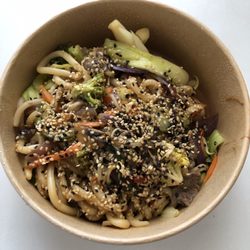 Ai Wok - Beef Udon, eine große Portion. Beef Udon. A large Portion.