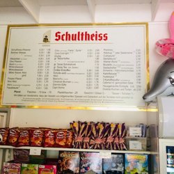 Cafeteria im Sommerbad Kreuzberg - Schutheiss  natürlich in der kultigen 0,33l-Molle..