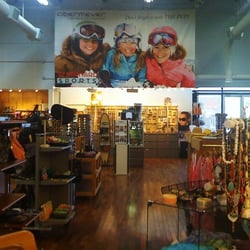 Saint Bernard - Front View of the Store