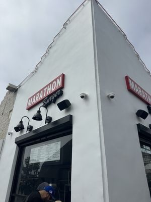 Marathon Burger by null