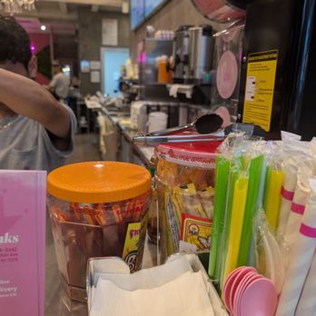 Julieats Dessert Cafe - Pick up station - Bubble Tea Near Me - Forest Hills, New York
