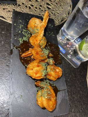 Double Dyme Tavern by null