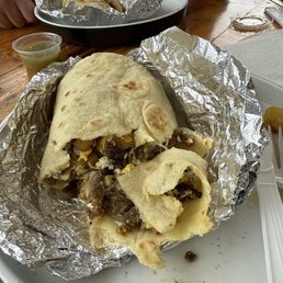 Breakfast carnitas burrito Breakfast carnitas burrito