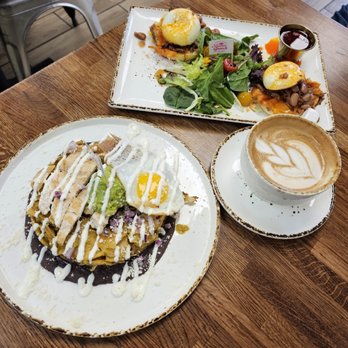 Madres Brunch - Breakfast & Brunch Near Me - Whittier, California
