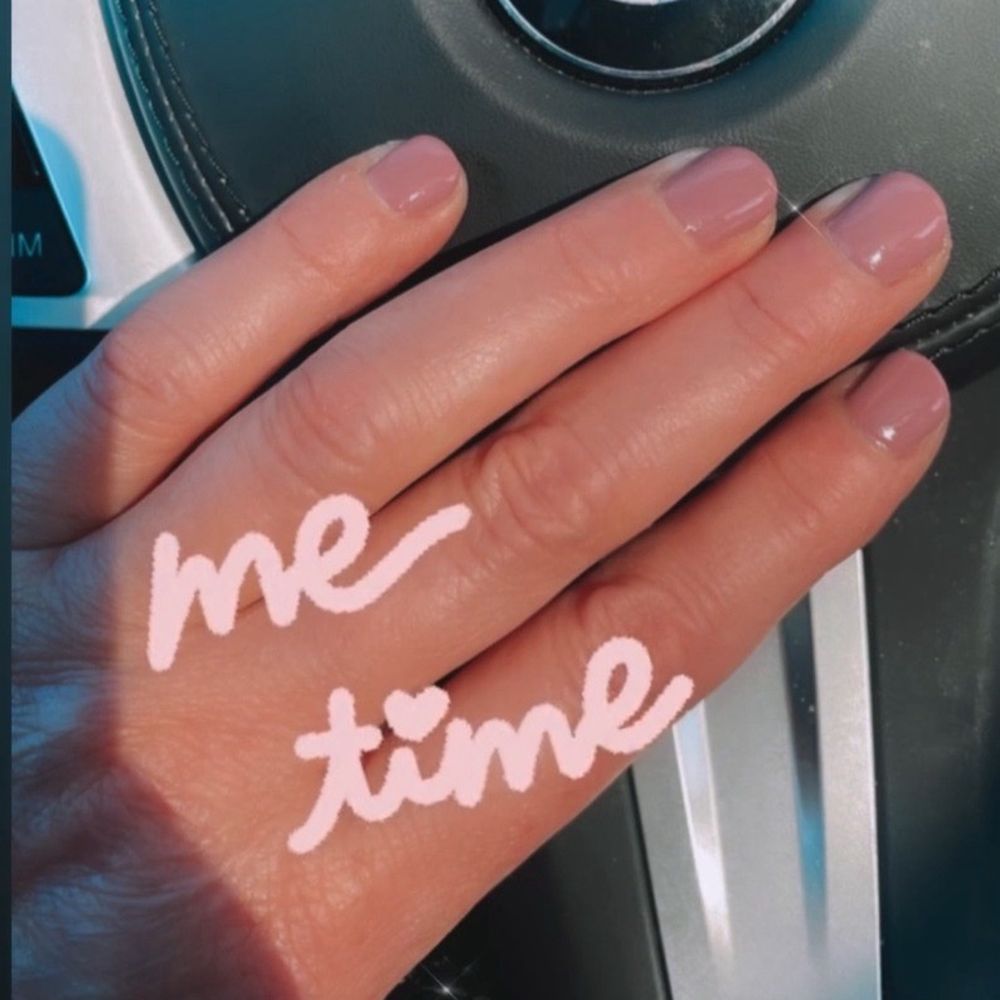 DaVi Nails - I love keeping my nails shorter. - Nail Salons Near Me - Sandusky, Ohio
