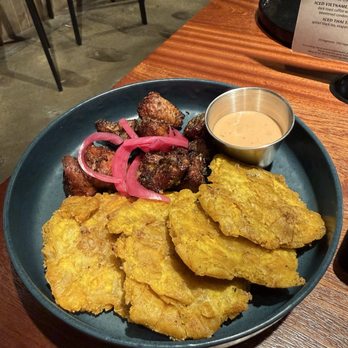 Traveler's Cart - Puerto Rican Carne Frita (GF) - Cocktail Bars Near Me - Houston, Texas