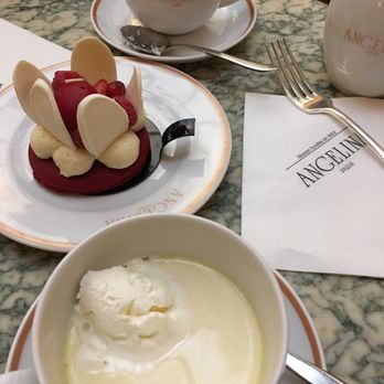 Angelina - White hot chocolate - Breakfast & Brunch Near Me - Paris, 75