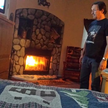 Pine Knot Guest Ranch - Wood Burning - easy gas lite fireplace with wood - Hotels Near Me - Big Bear Lake, California Pine Knot Guest Ranch - Wood Burning - easy gas lite fireplace with wood - Hotels Near Me - Big Bear Lake, California