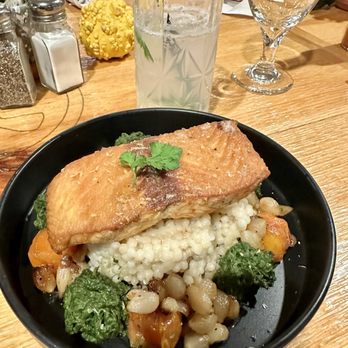 Hef's Hut Bar and Grill - Salmon was perfectly cooked! - Sports Bars Near Me - Vernon Township, New Jersey